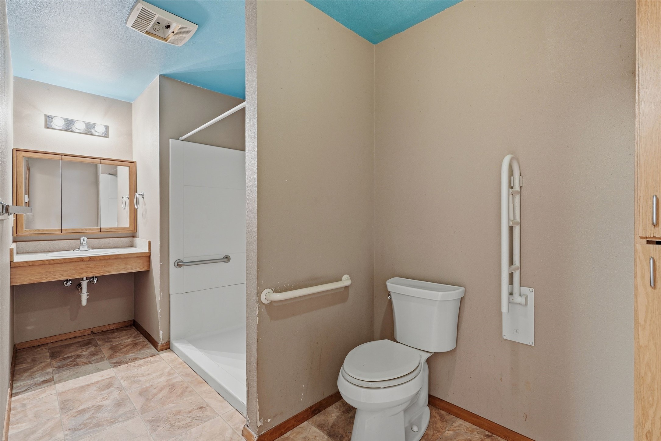1007 5th Street W