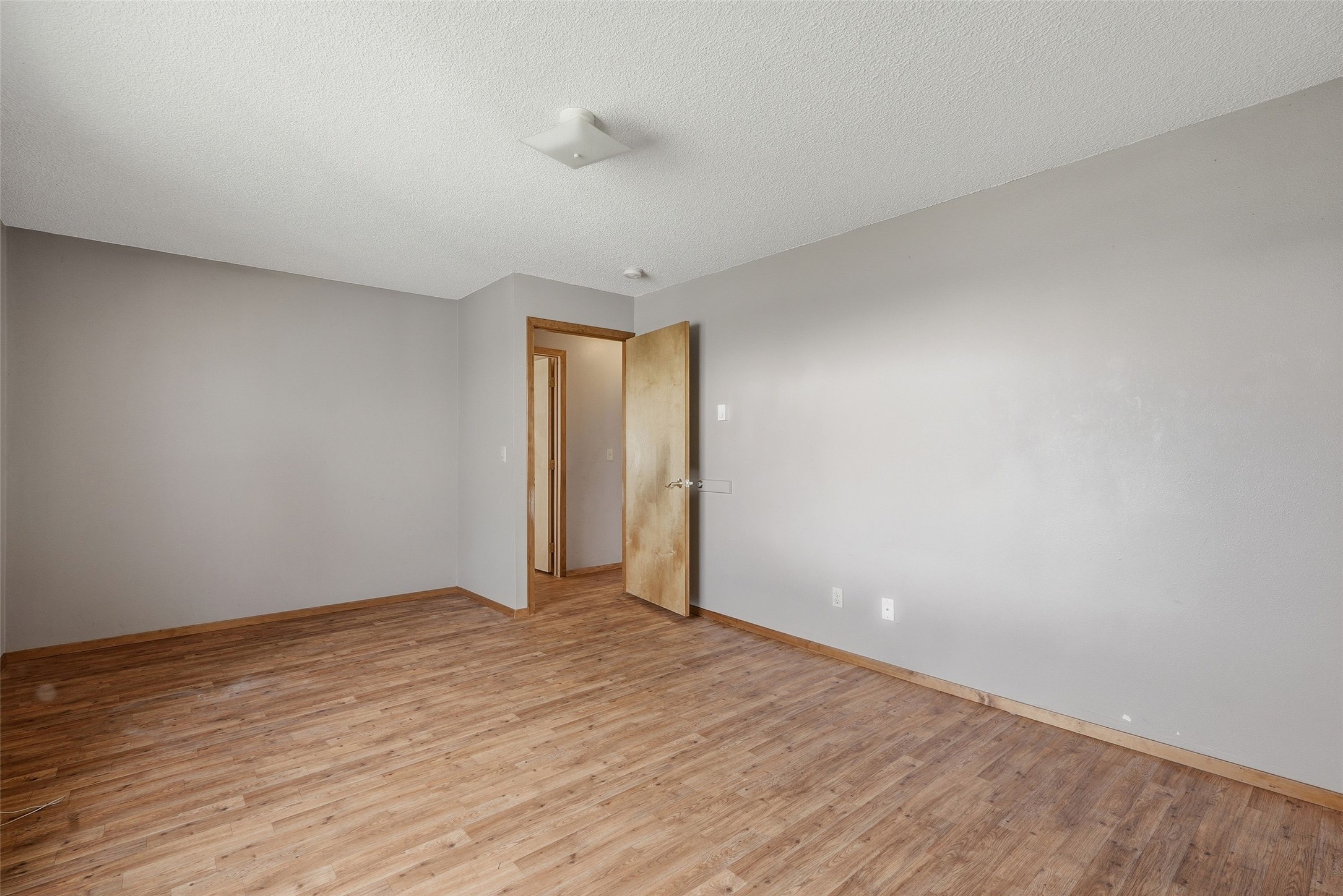 1007 5th Street W