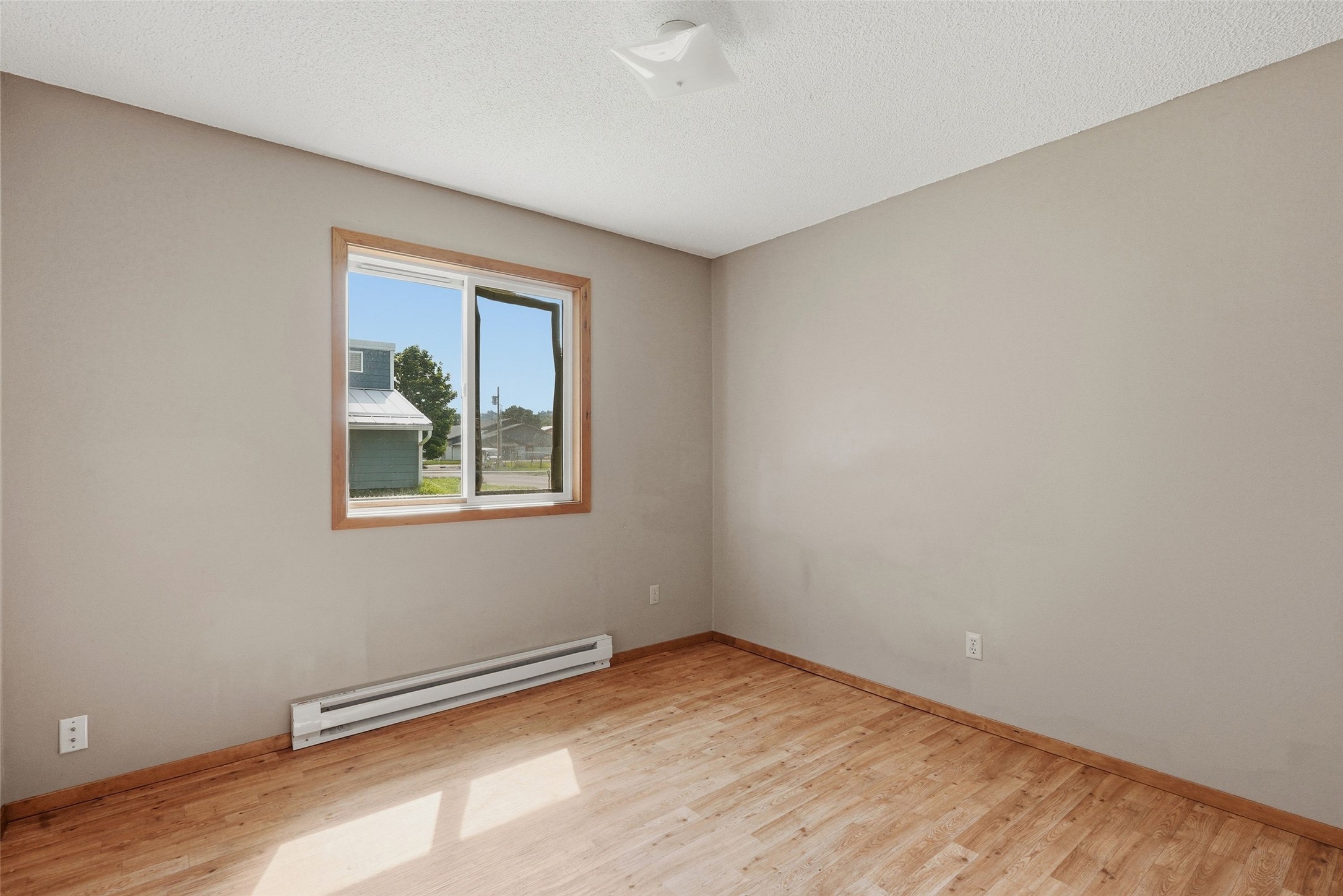 1007 5th Street W