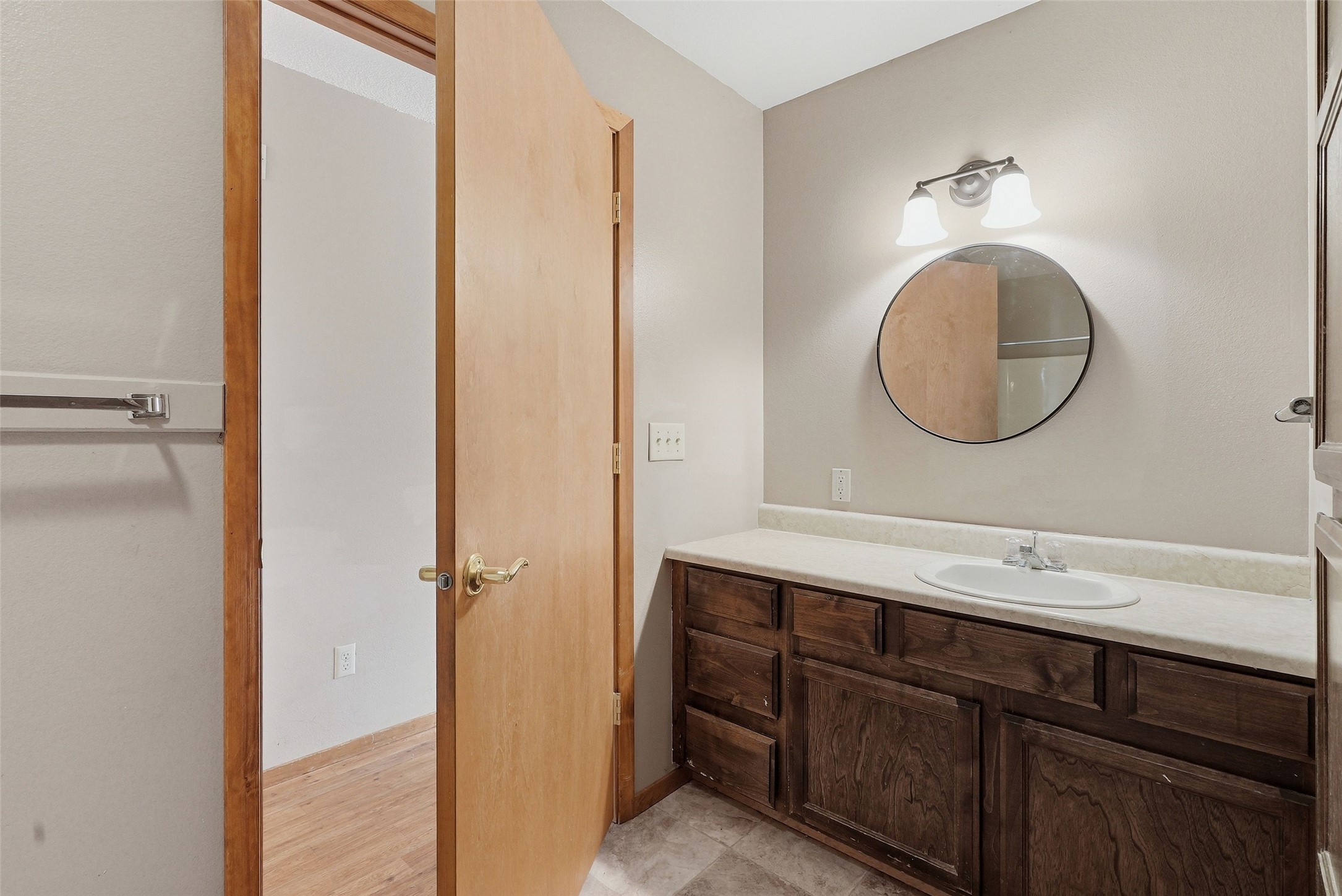1007 5th Street W