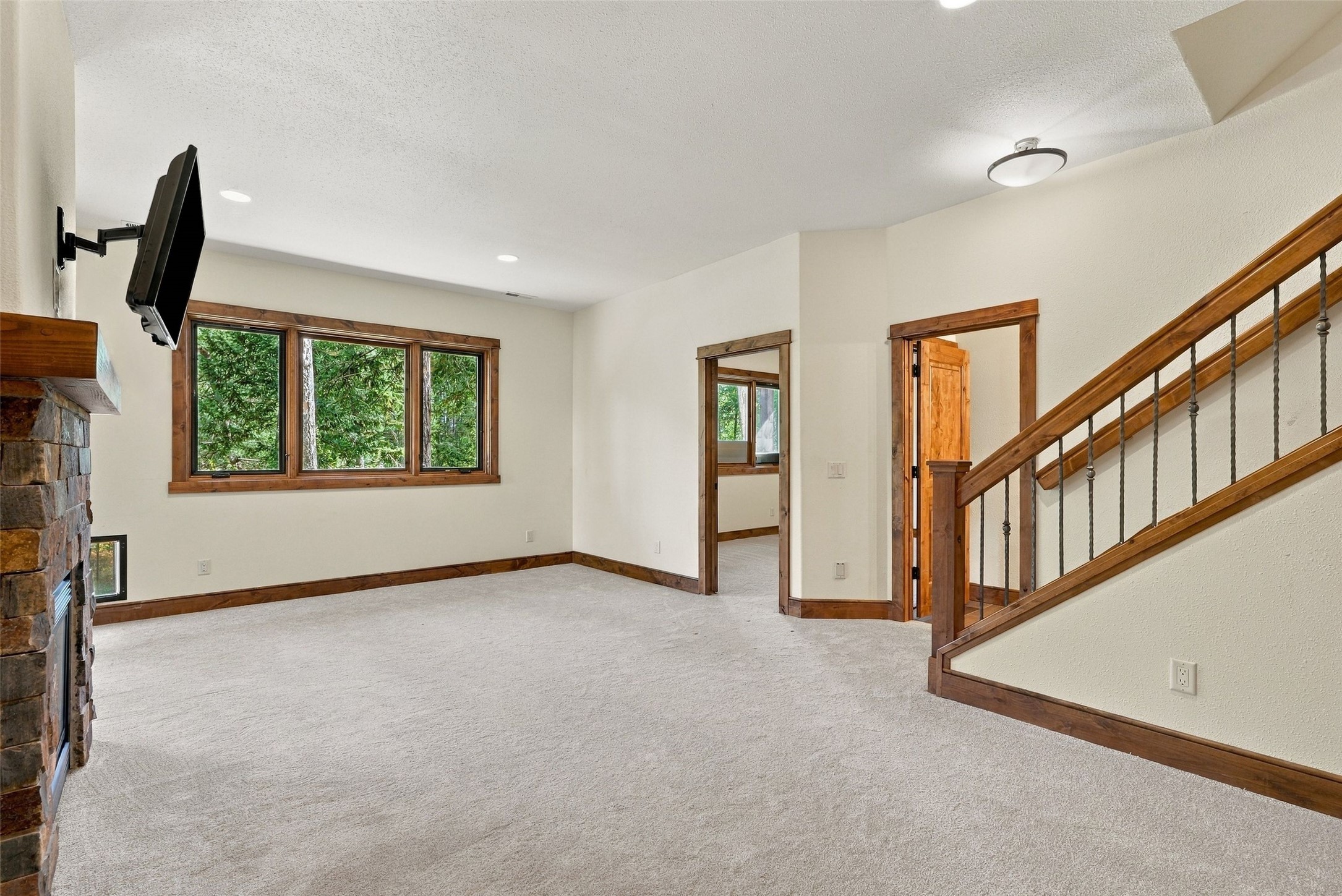 733 Clearwater Drive