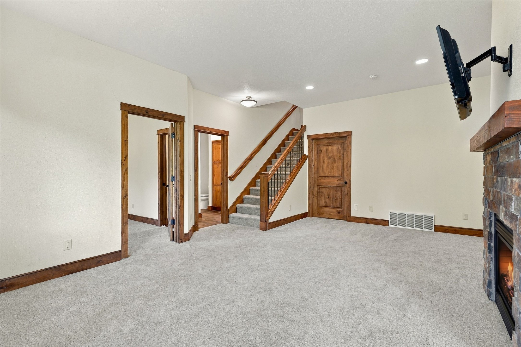 733 Clearwater Drive