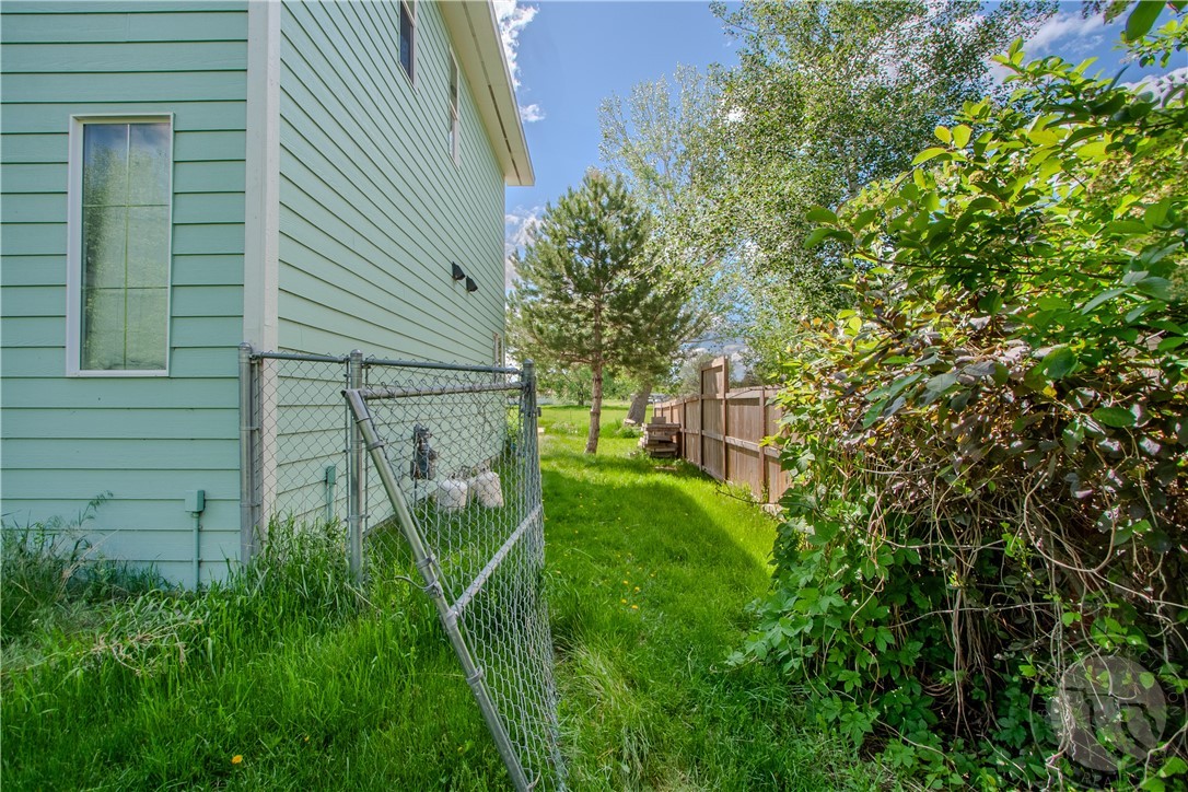 745 Thicket LANE