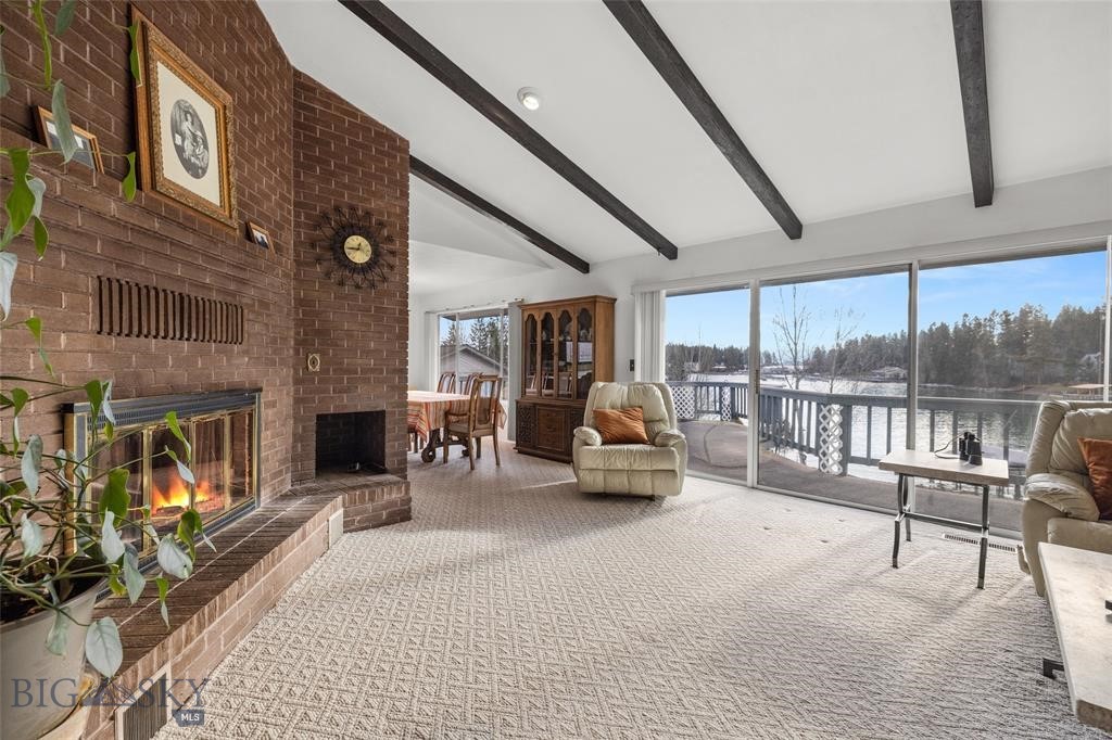 205 Lakeshore