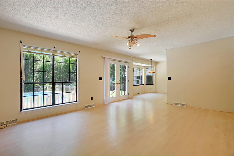 121 Blake Dr
