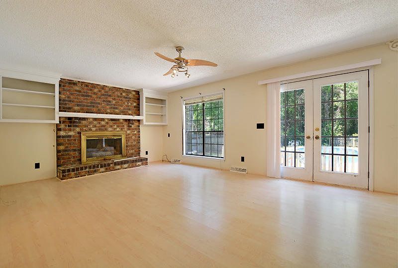 121 Blake Dr