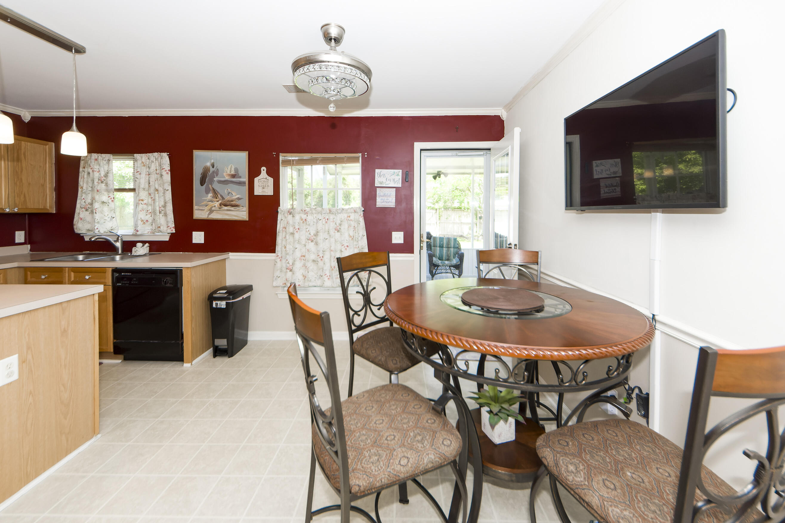 3028 Maple Leaf Drive