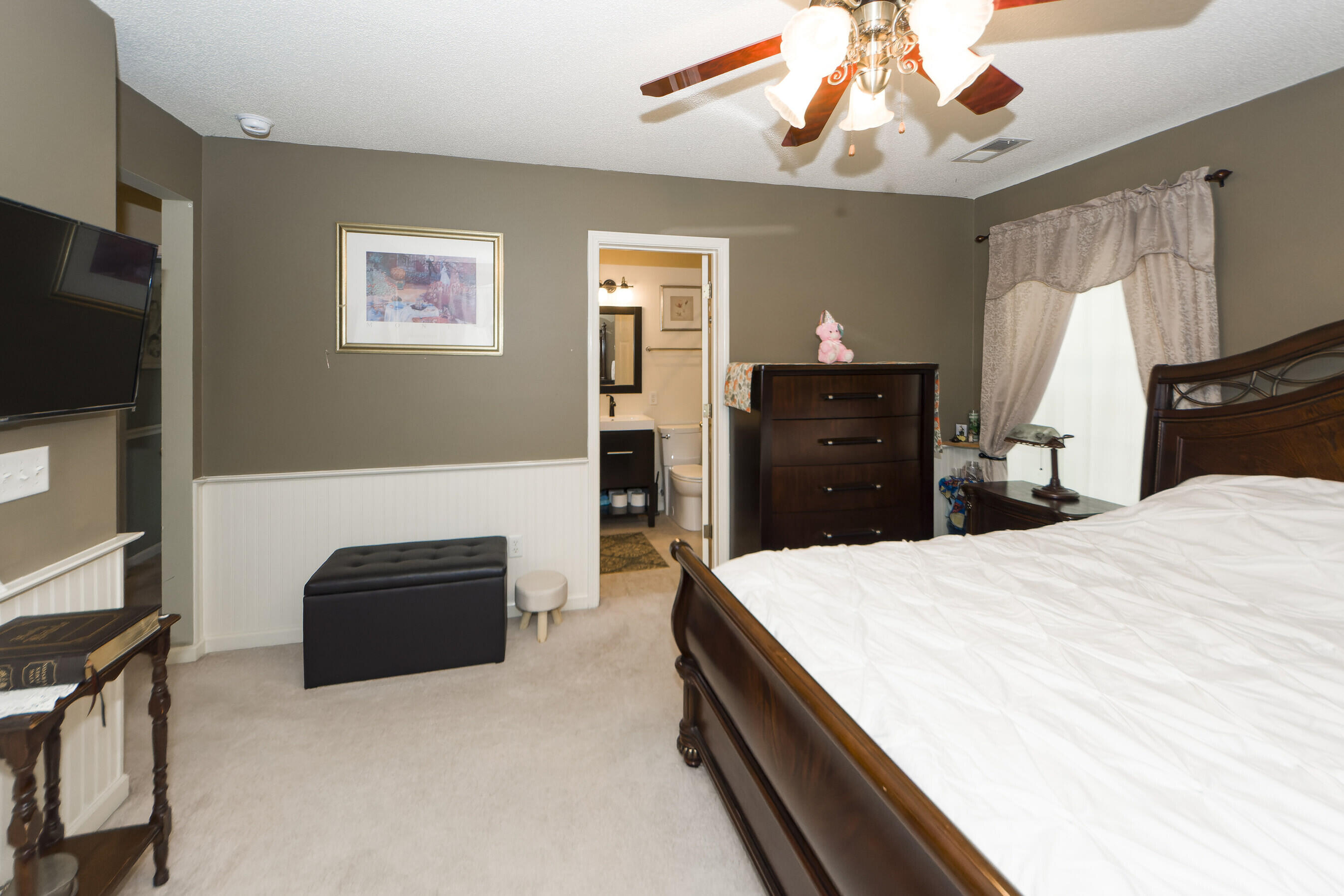 3028 Maple Leaf Drive