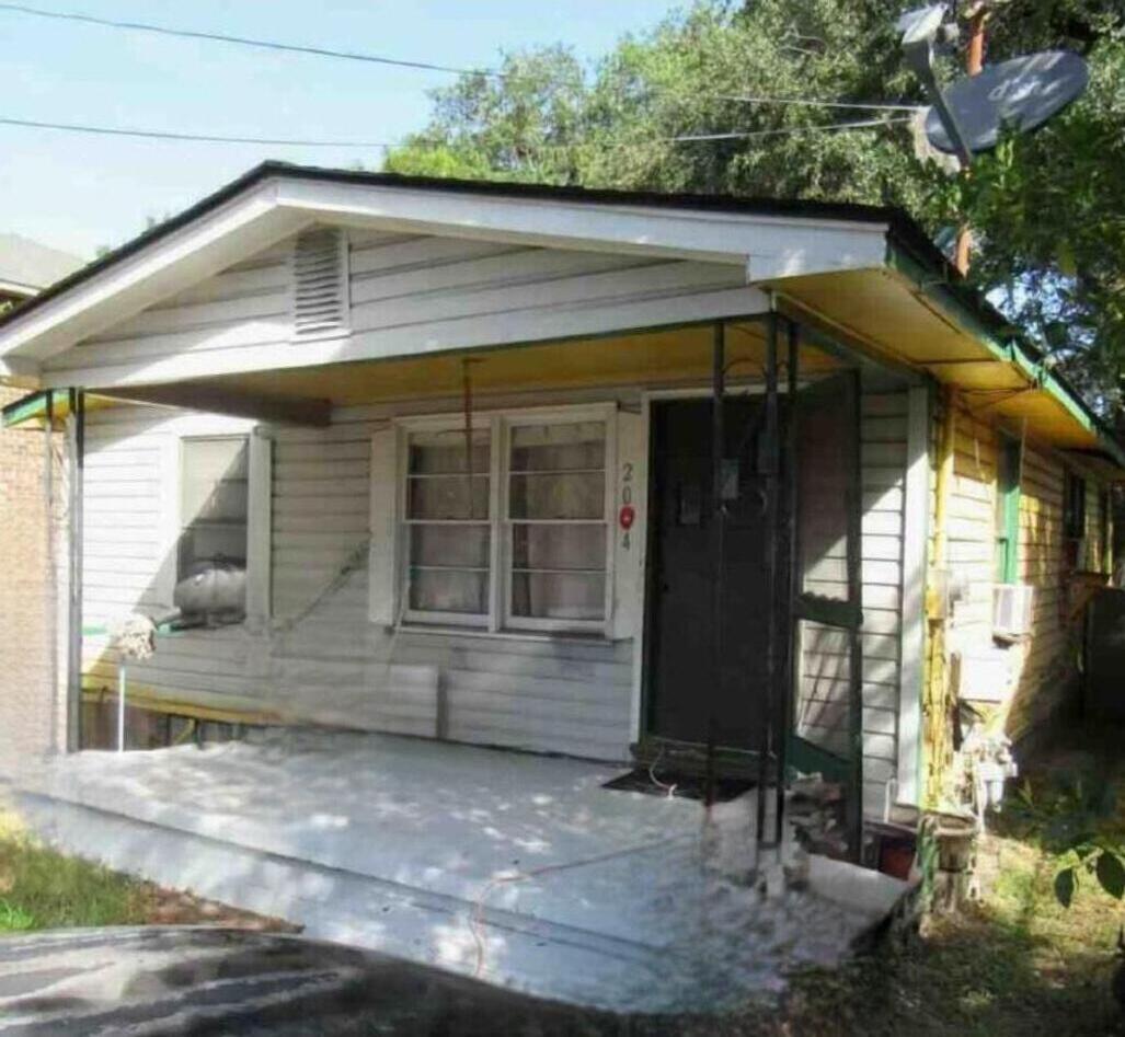 2004 Gumwood Boulevard