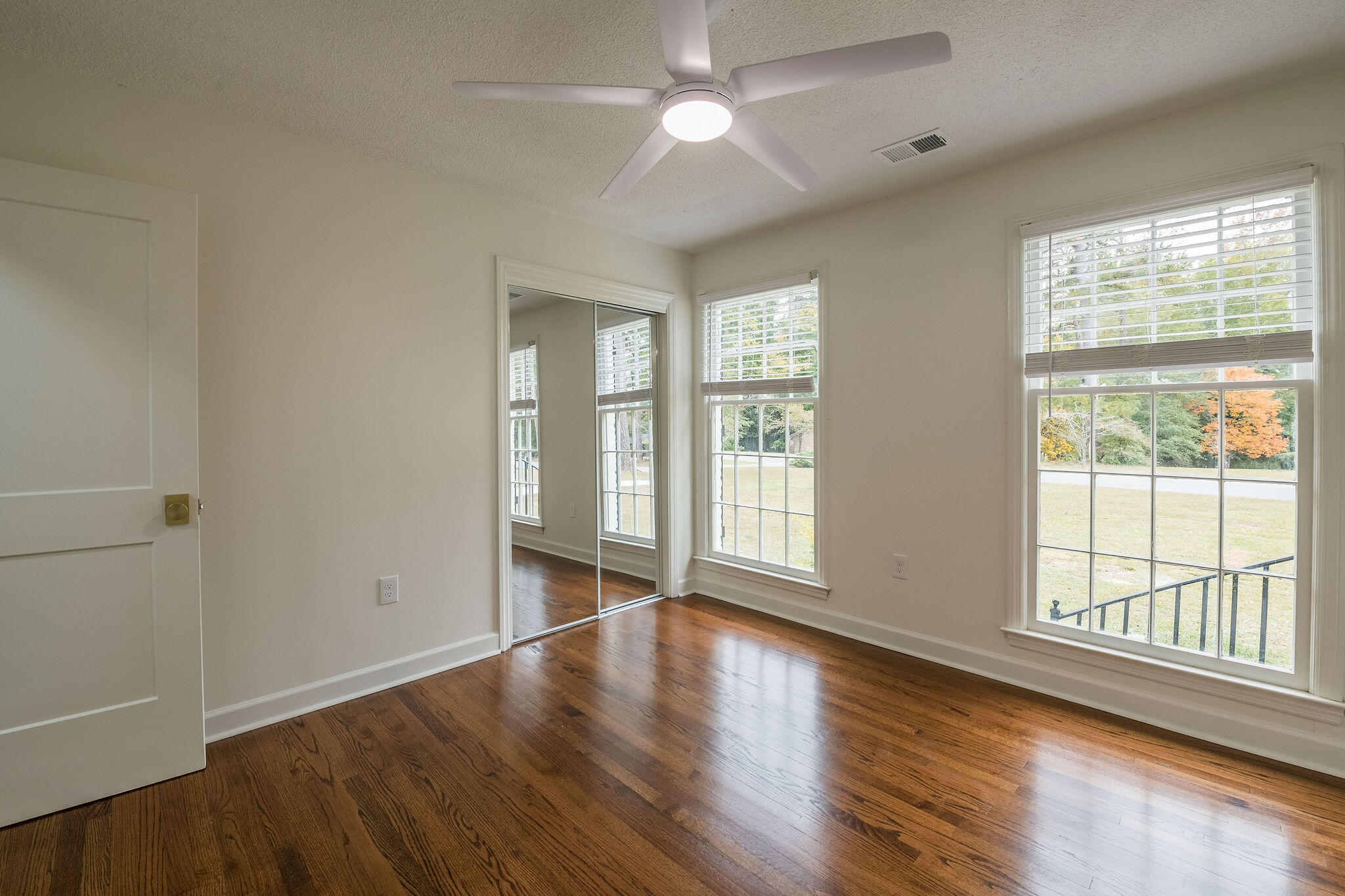 3288 Hunter St Dwmh 1986 P/P Drive