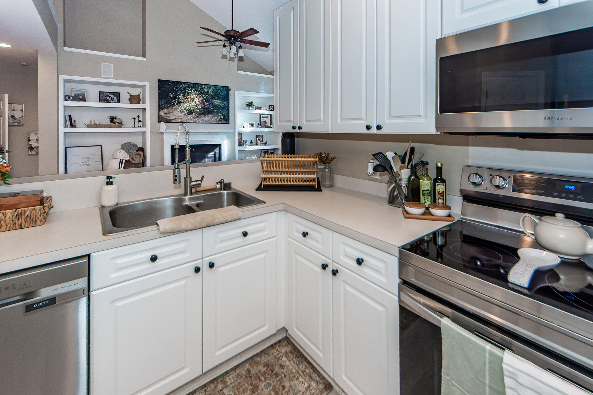 1411 Crossbill Trail