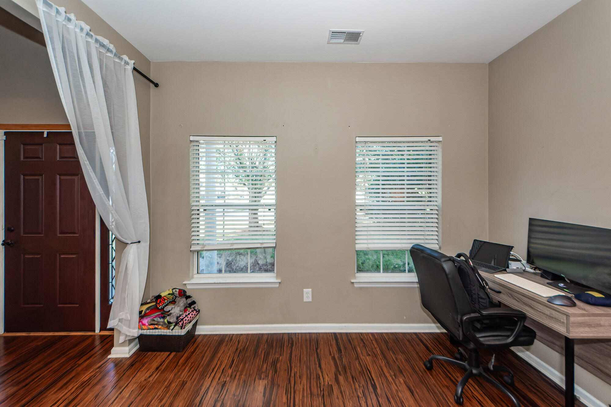 1411 Crossbill Trail