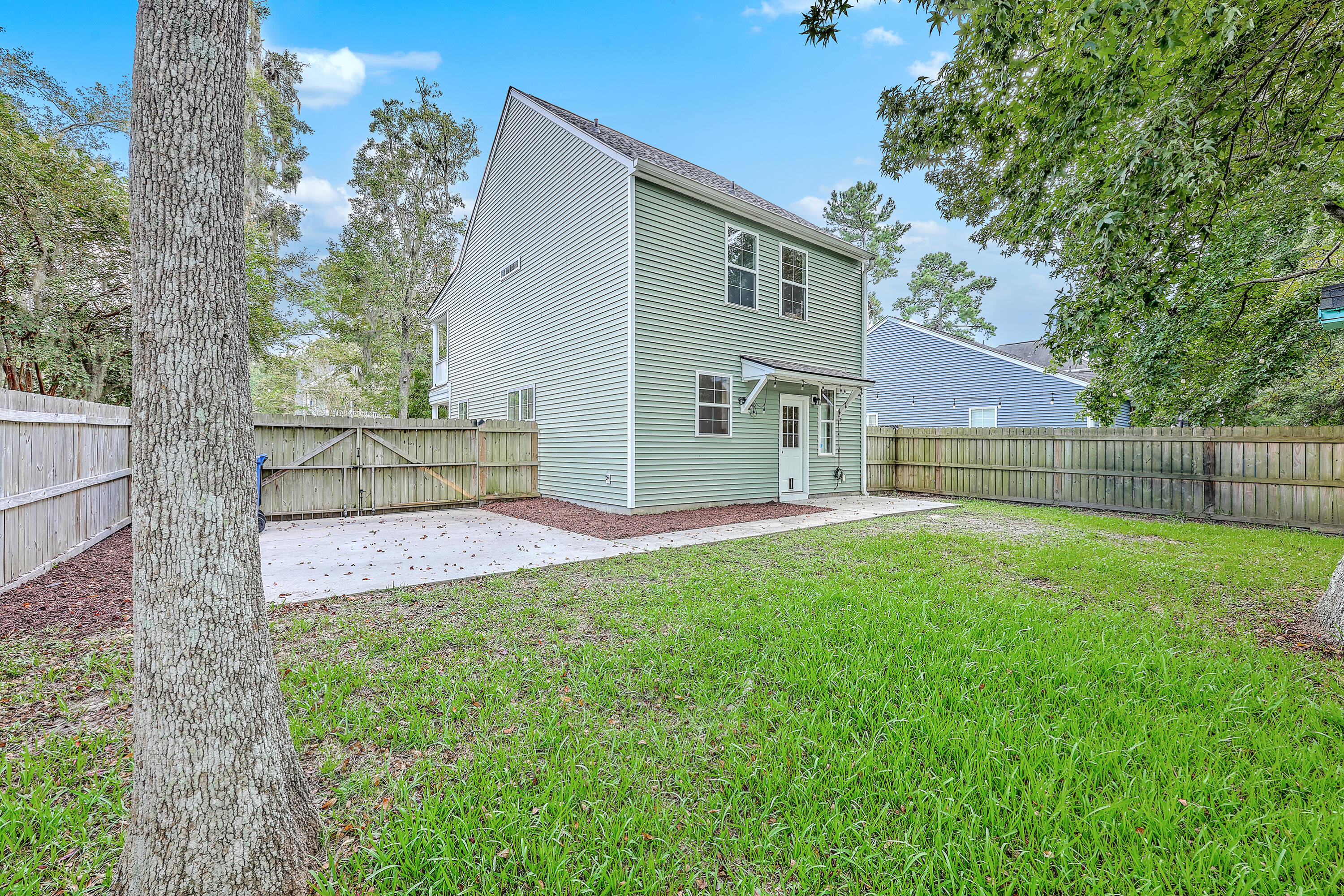 8953 Planters Row Lane