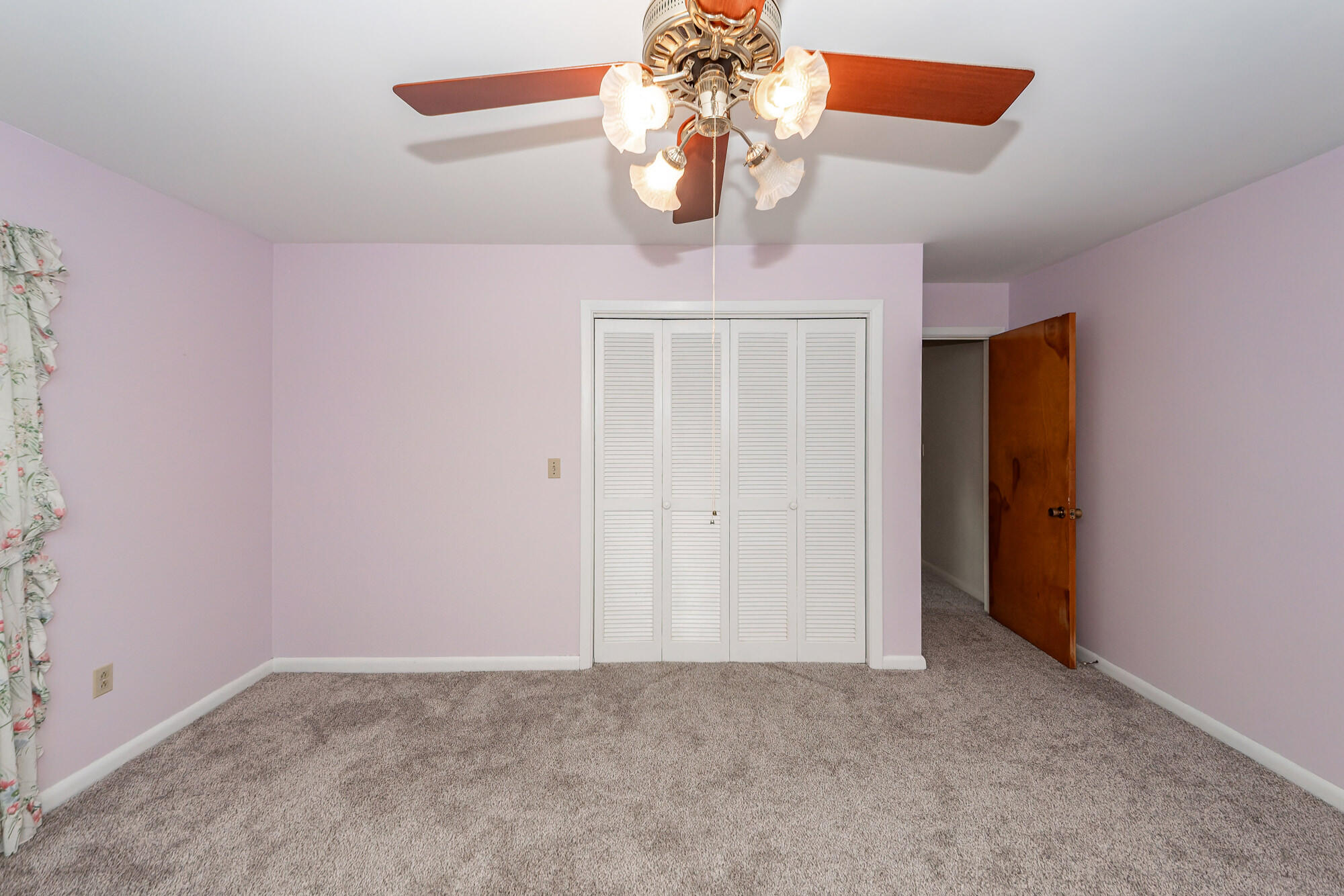 1234 Brookside Drive