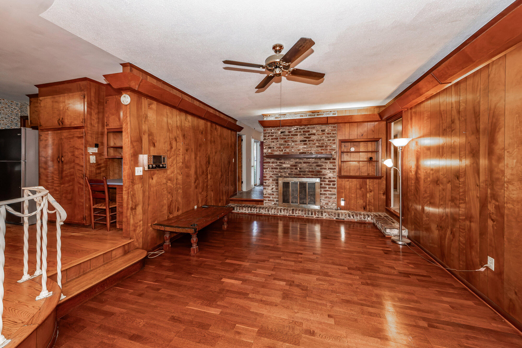 1234 Brookside Drive