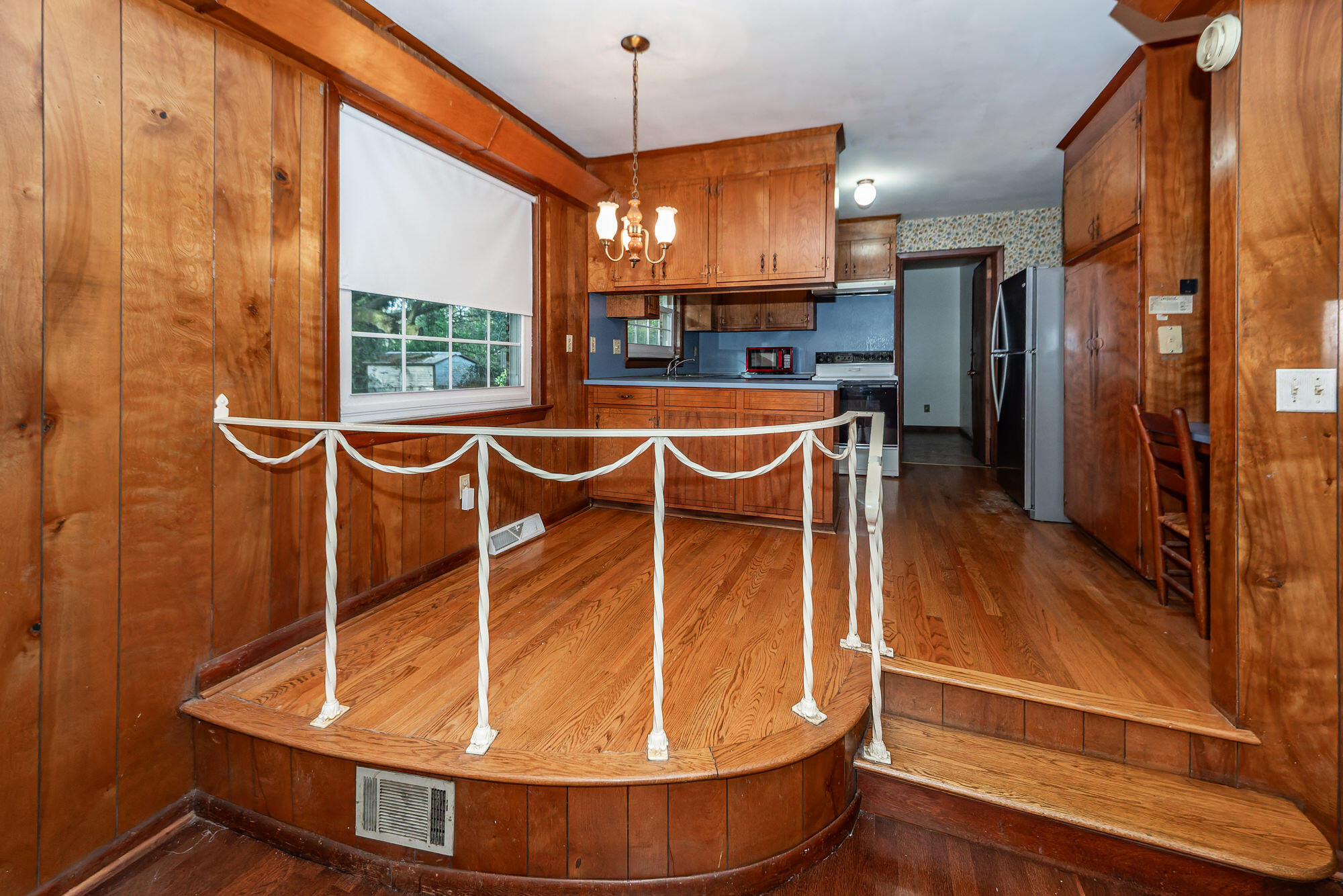 1234 Brookside Drive