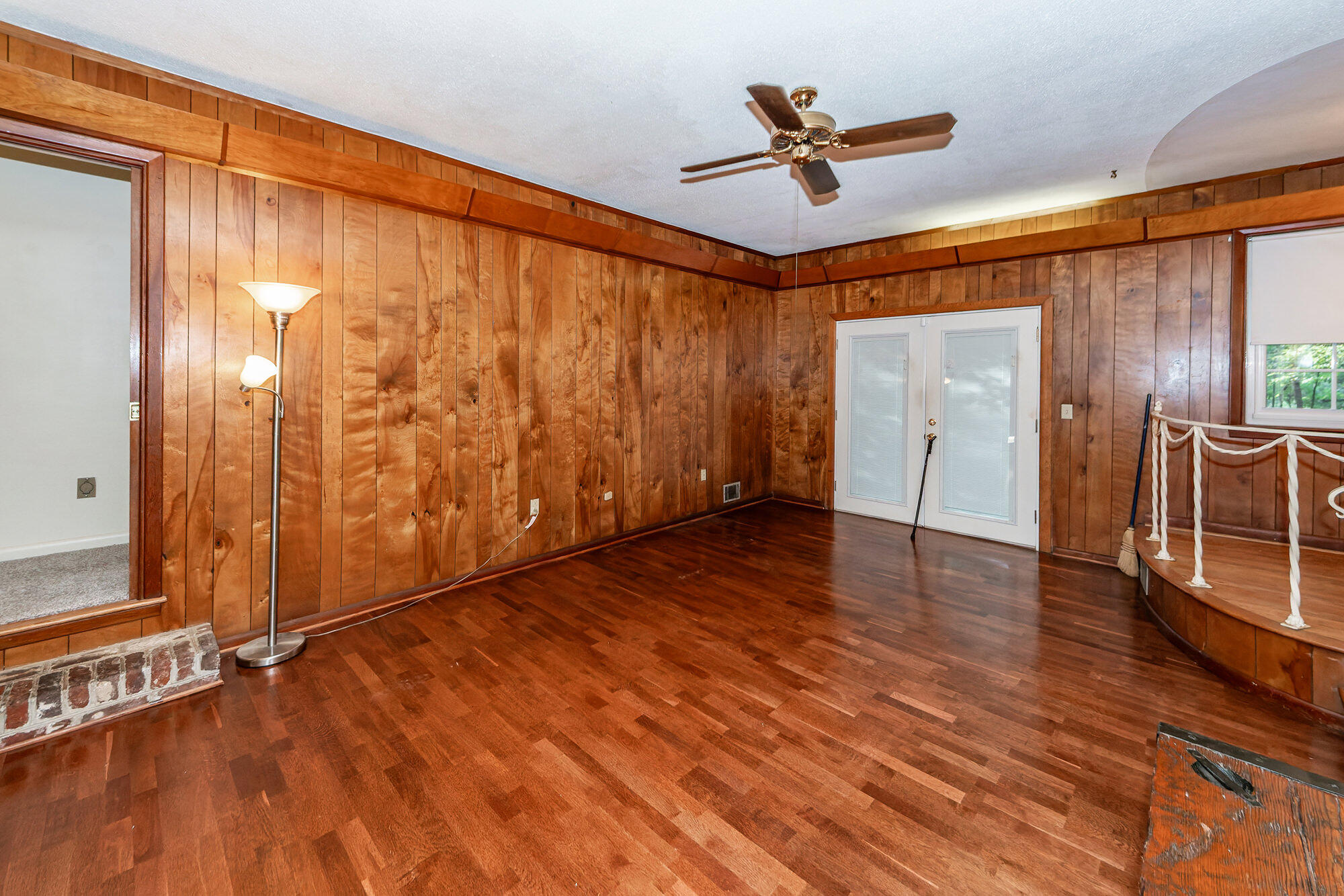 1234 Brookside Drive