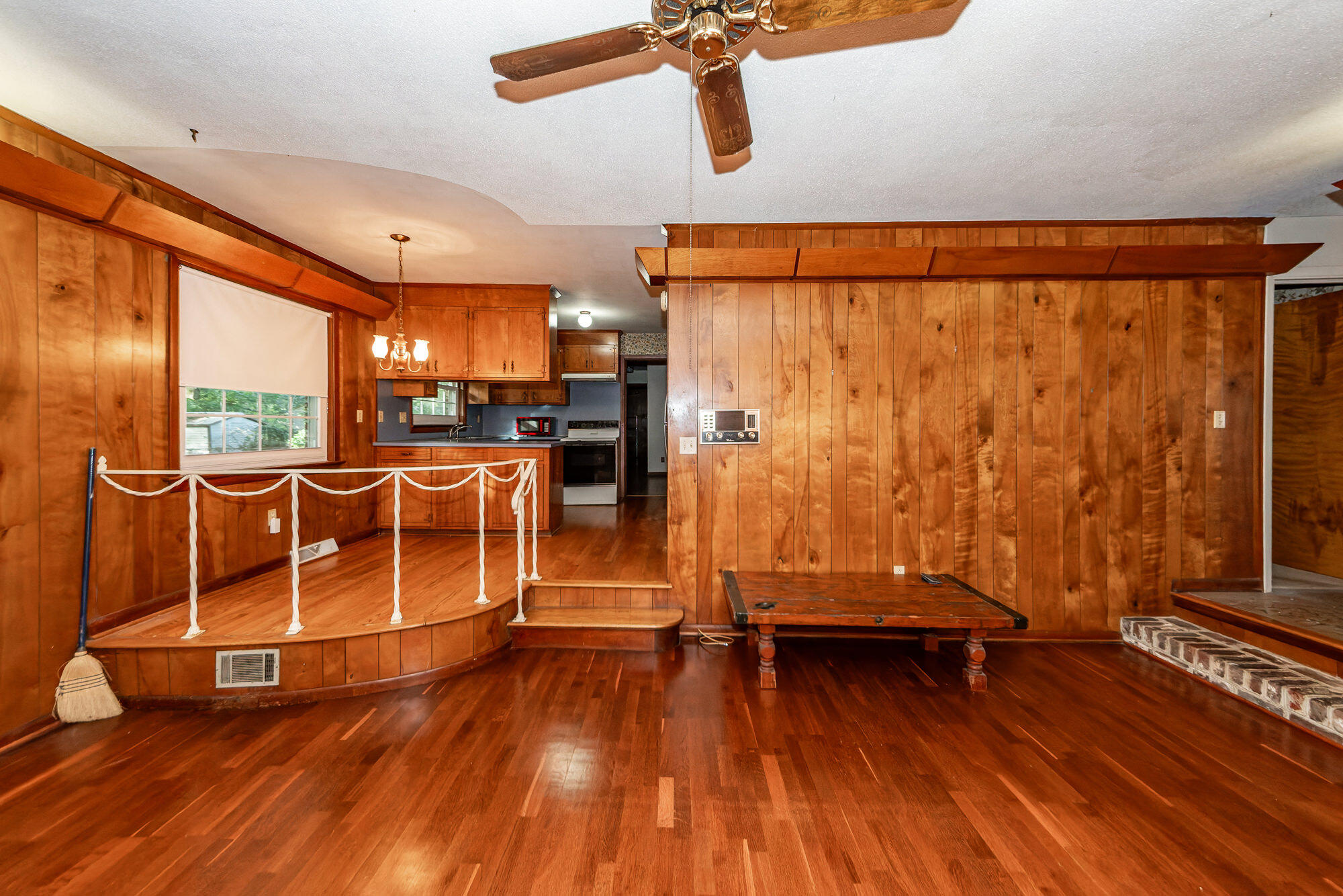 1234 Brookside Drive
