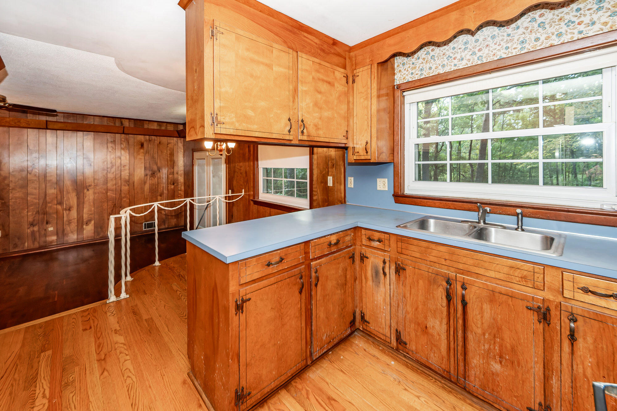 1234 Brookside Drive