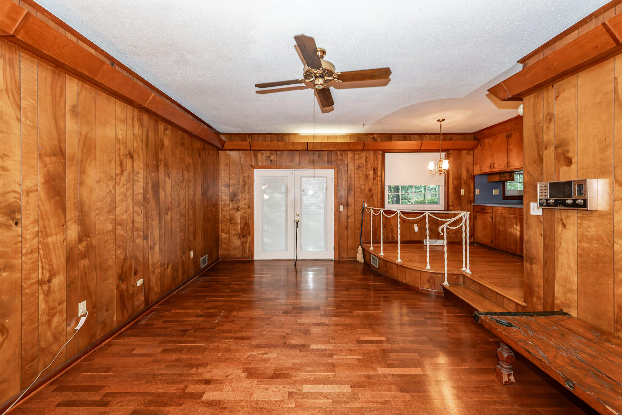 1234 Brookside Drive