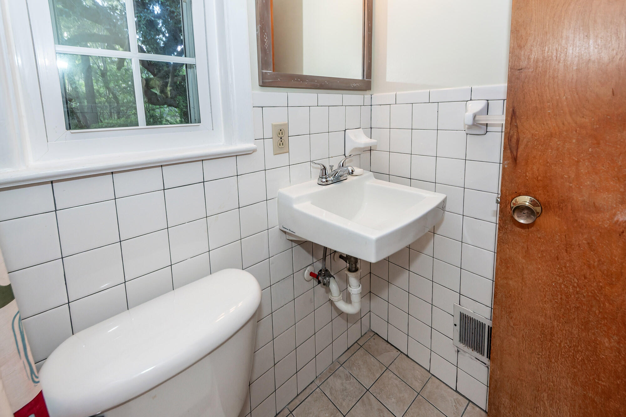 1234 Brookside Drive