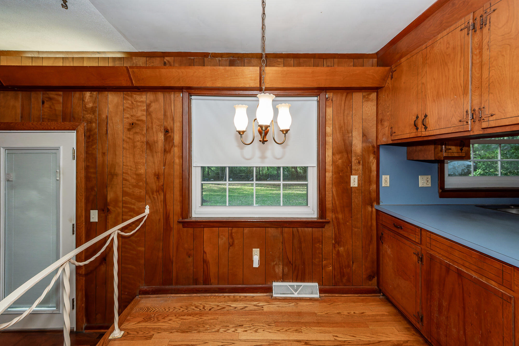 1234 Brookside Drive