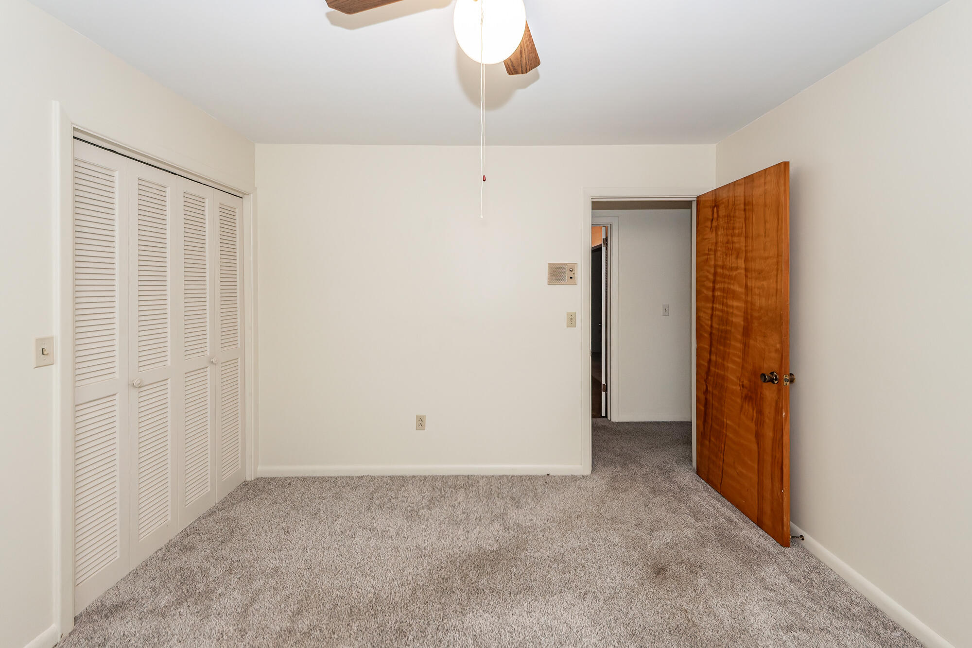 1234 Brookside Drive