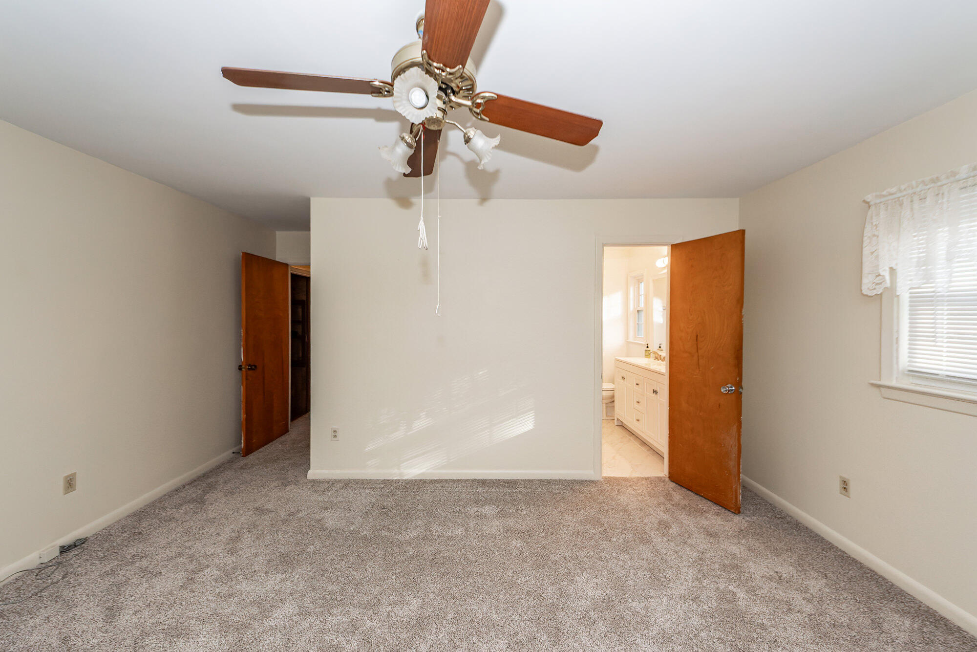 1234 Brookside Drive