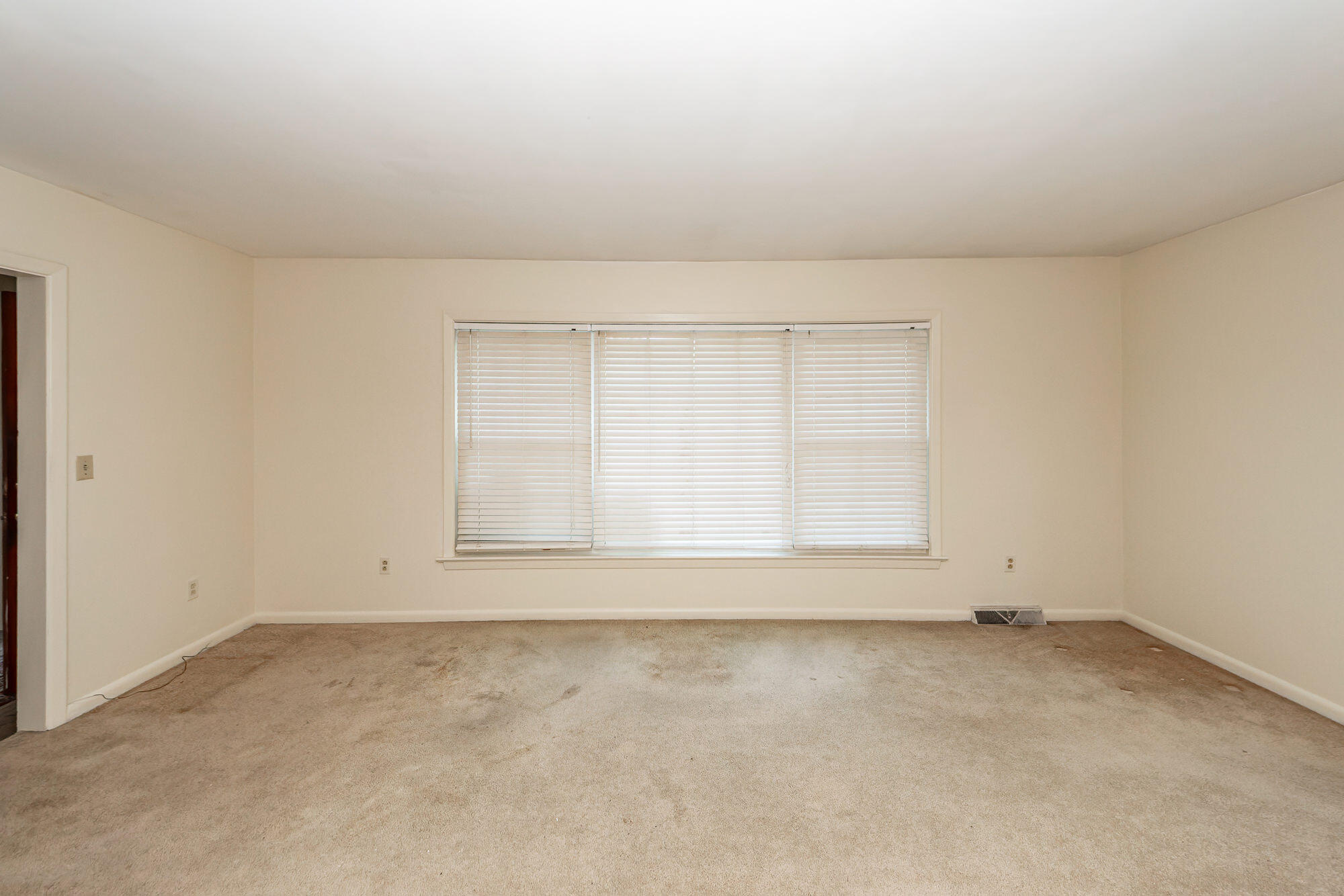 1234 Brookside Drive