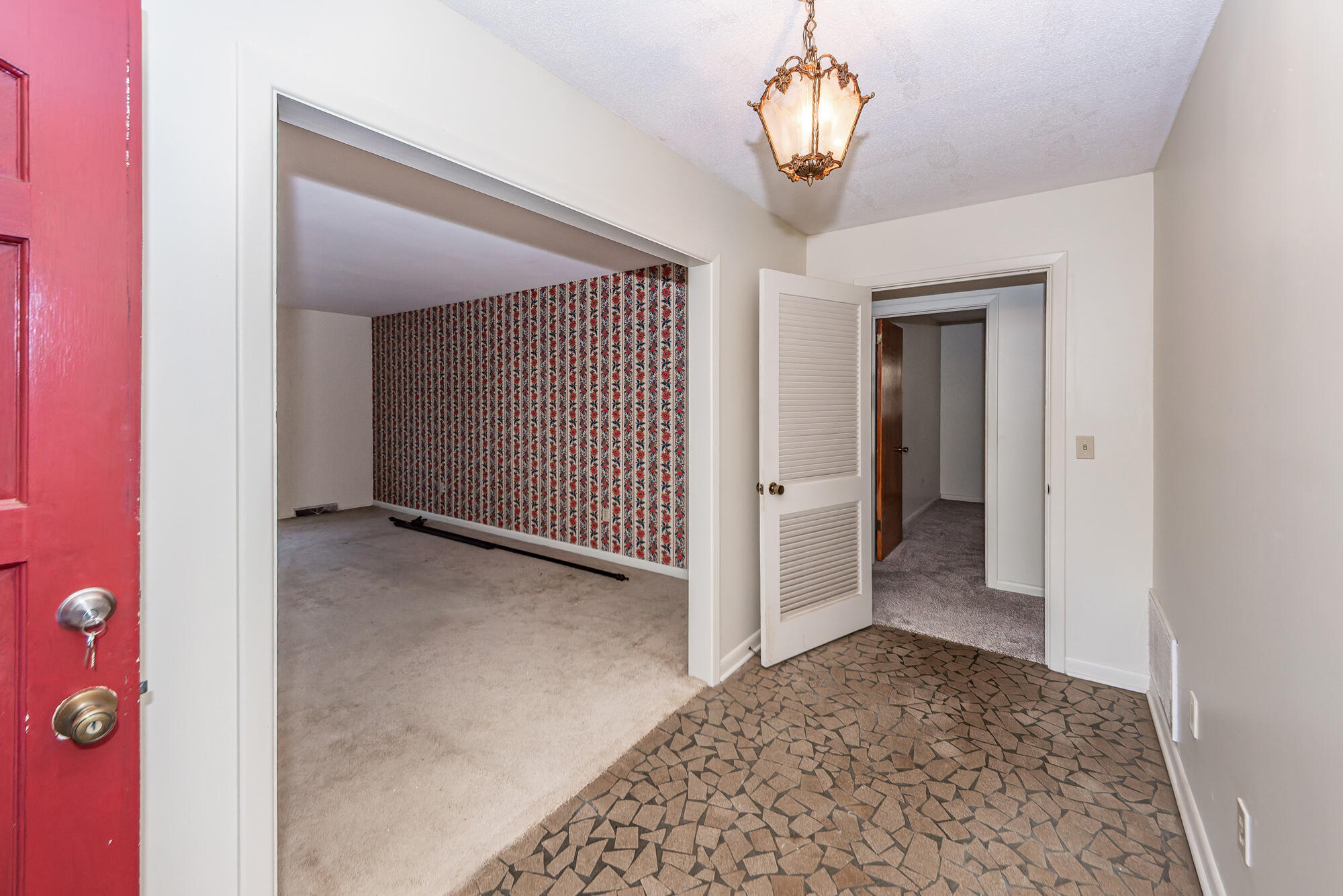 1234 Brookside Drive
