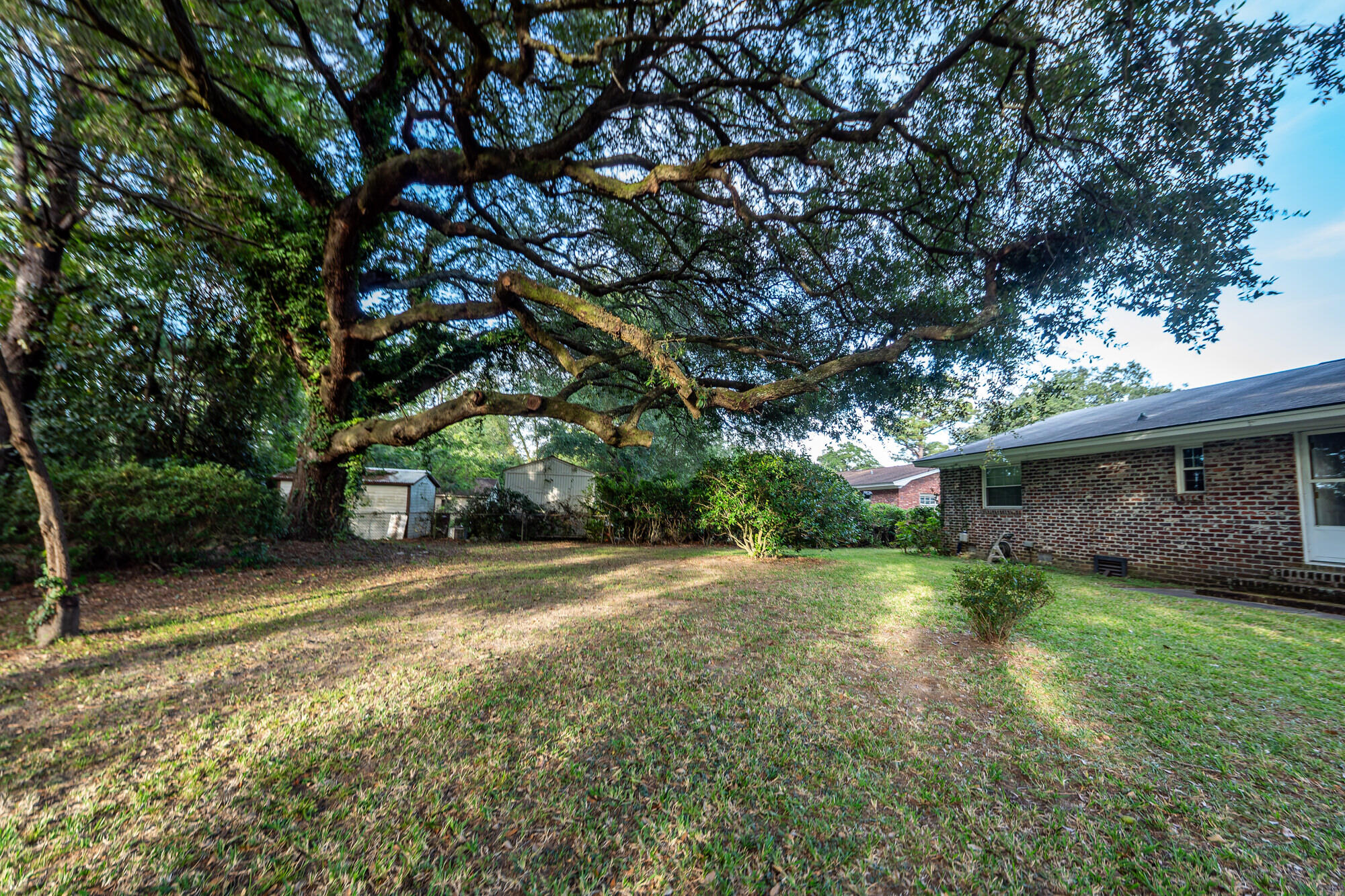 1234 Brookside Drive