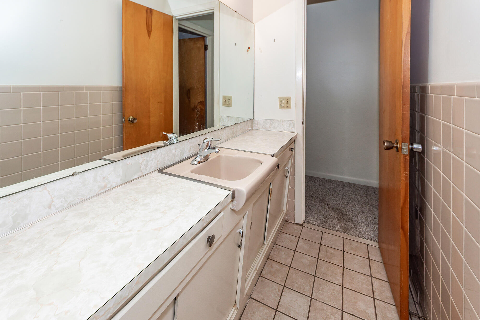 1234 Brookside Drive