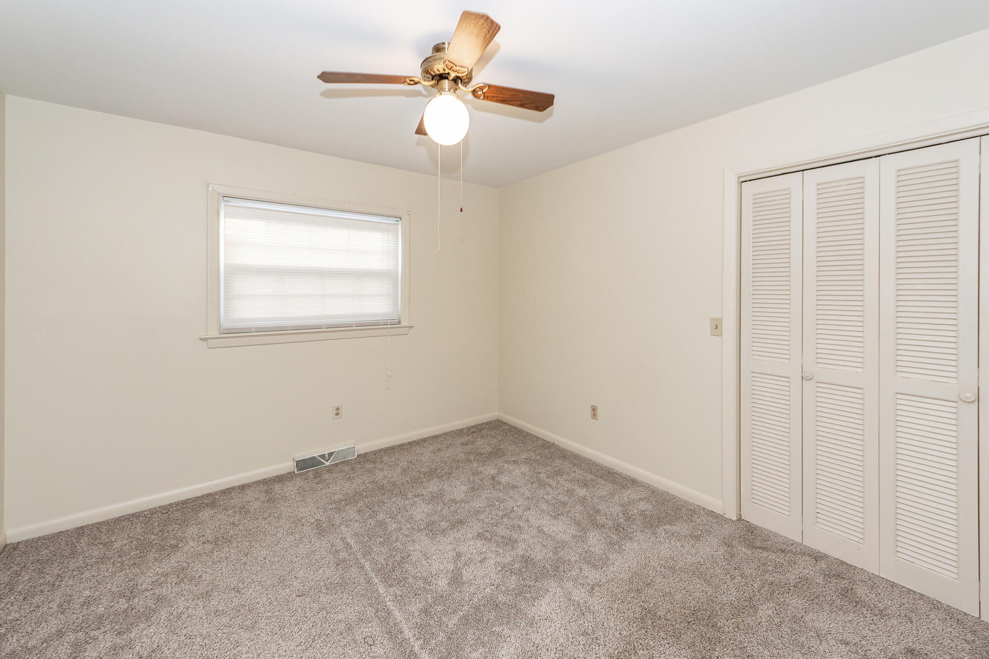 1234 Brookside Drive