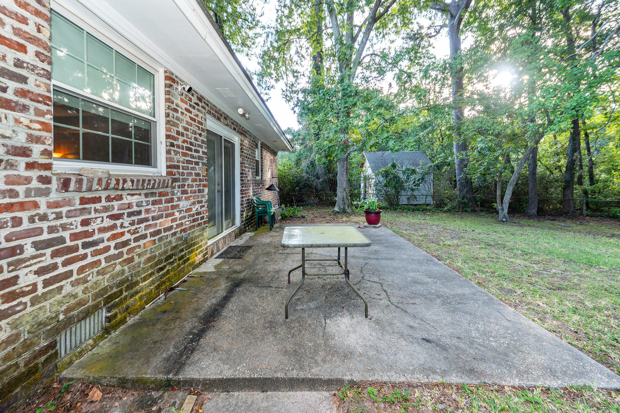 1234 Brookside Drive
