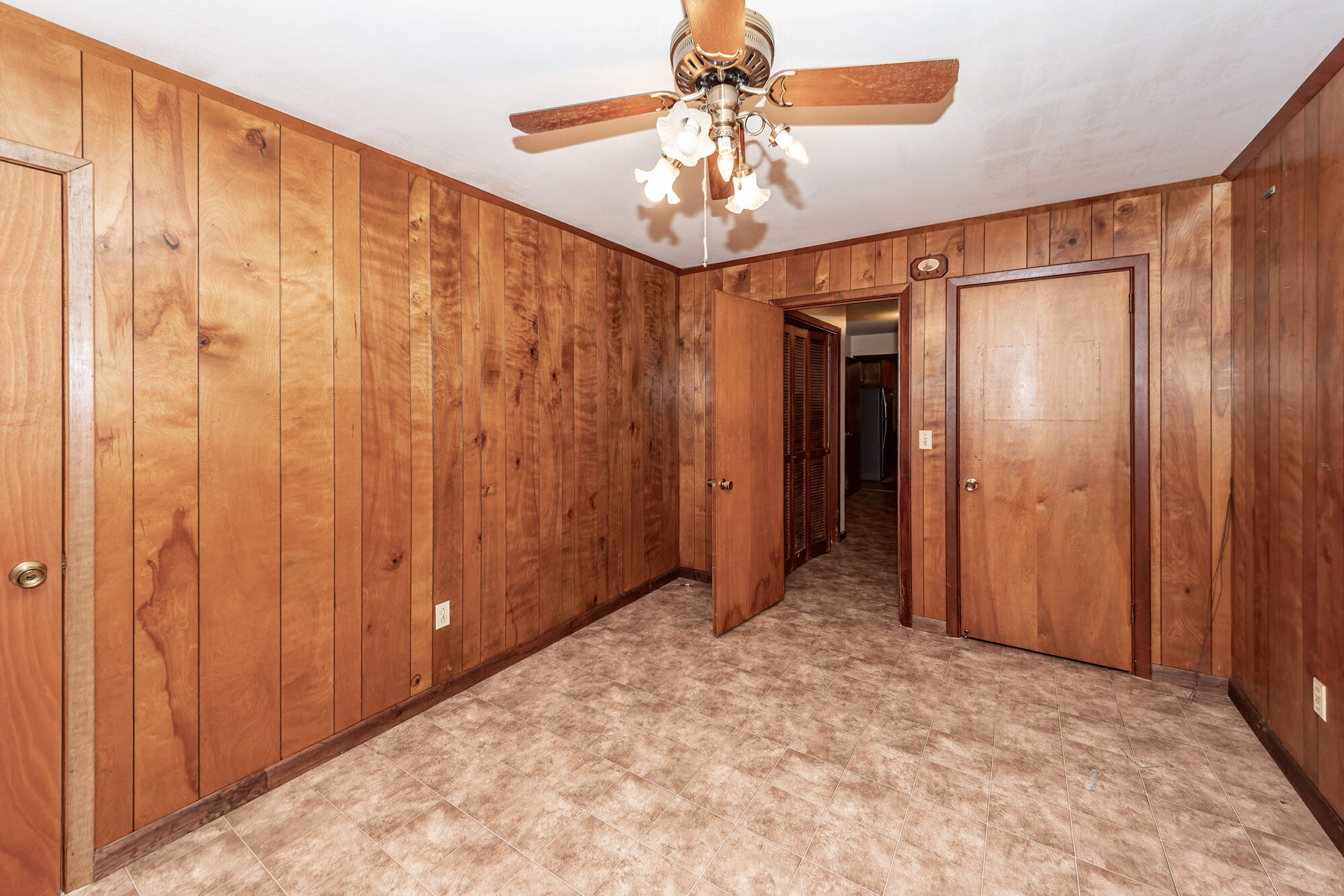 1234 Brookside Drive