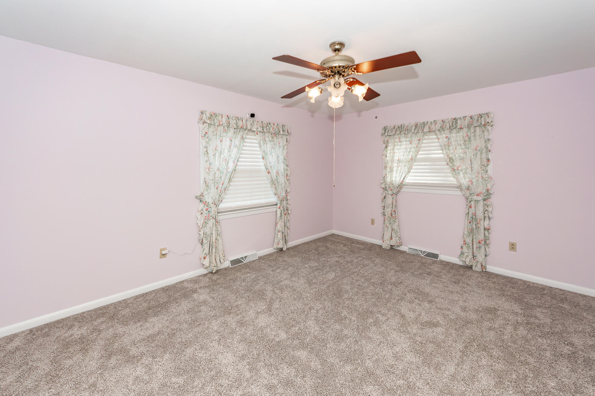 1234 Brookside Drive