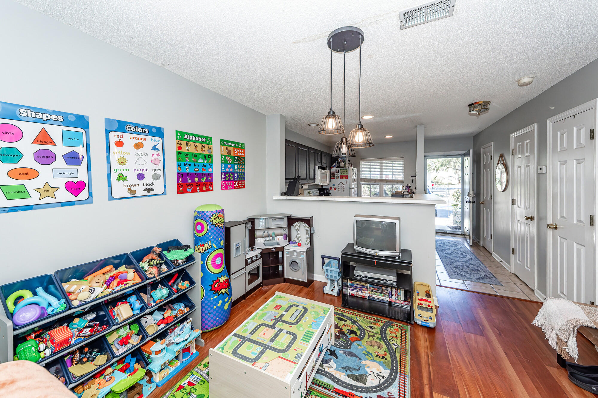 8097 Shadow Oak Drive