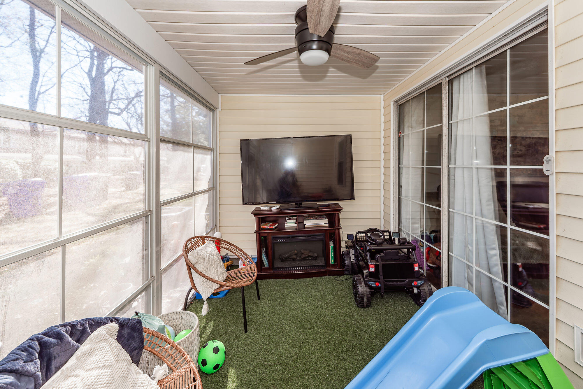 8097 Shadow Oak Drive