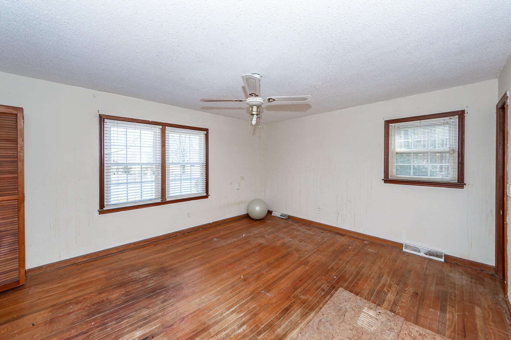 105 Renau Boulevard