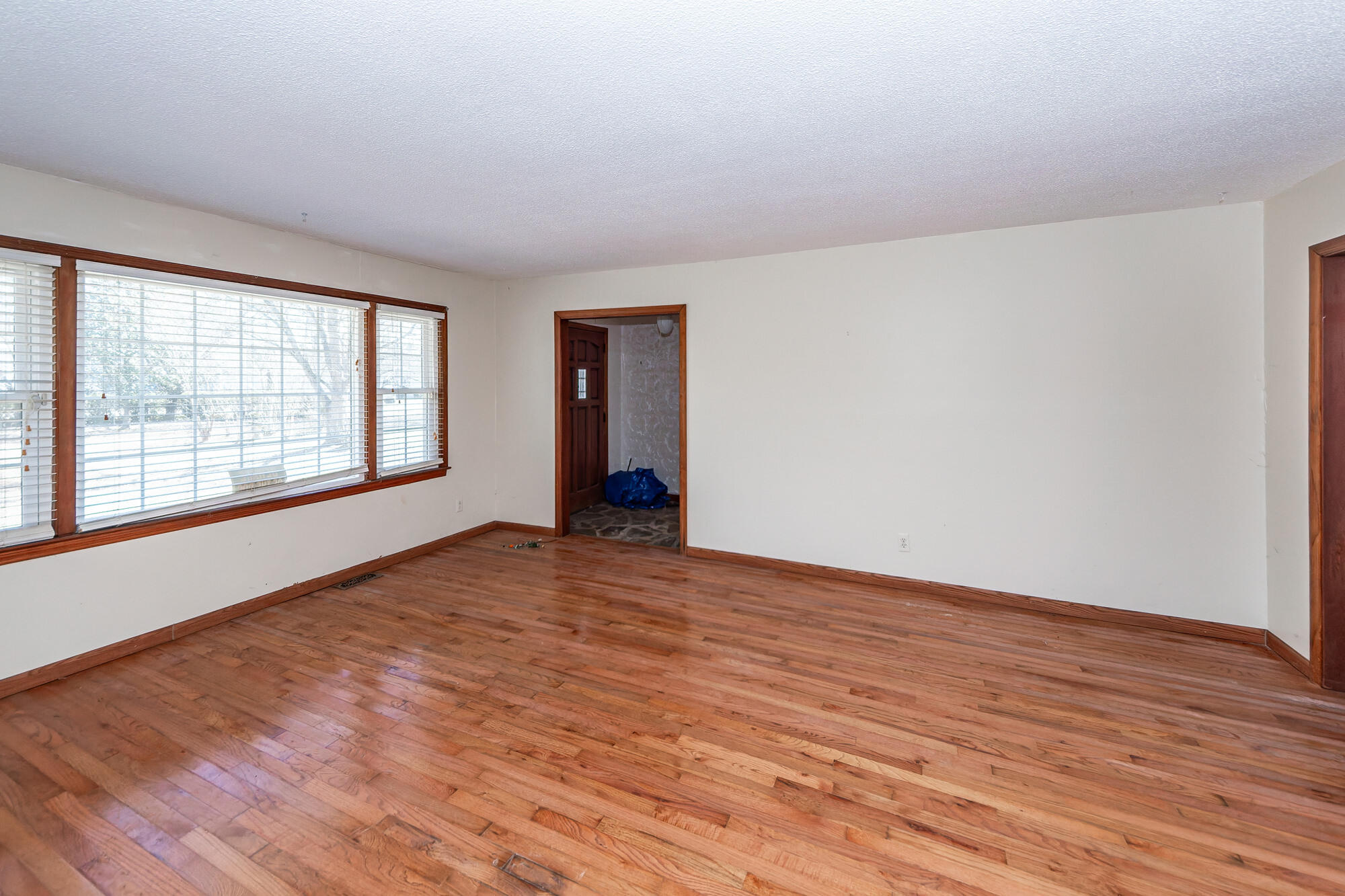 105 Renau Boulevard
