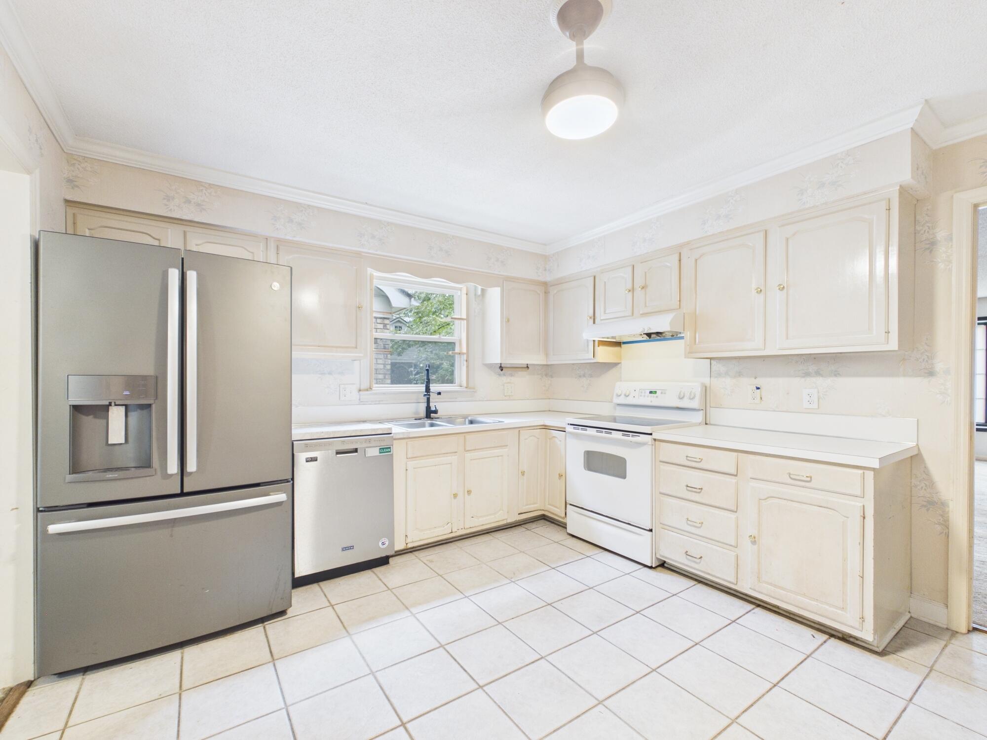 102 Candlewood Court