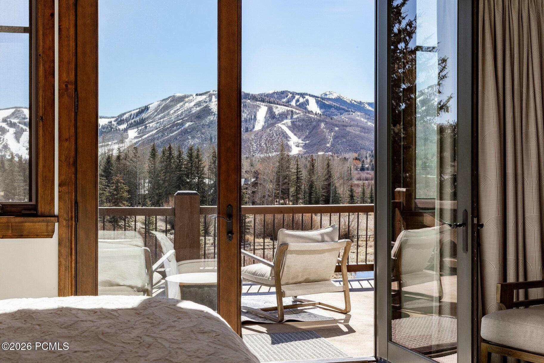 3000 Crestline Drive