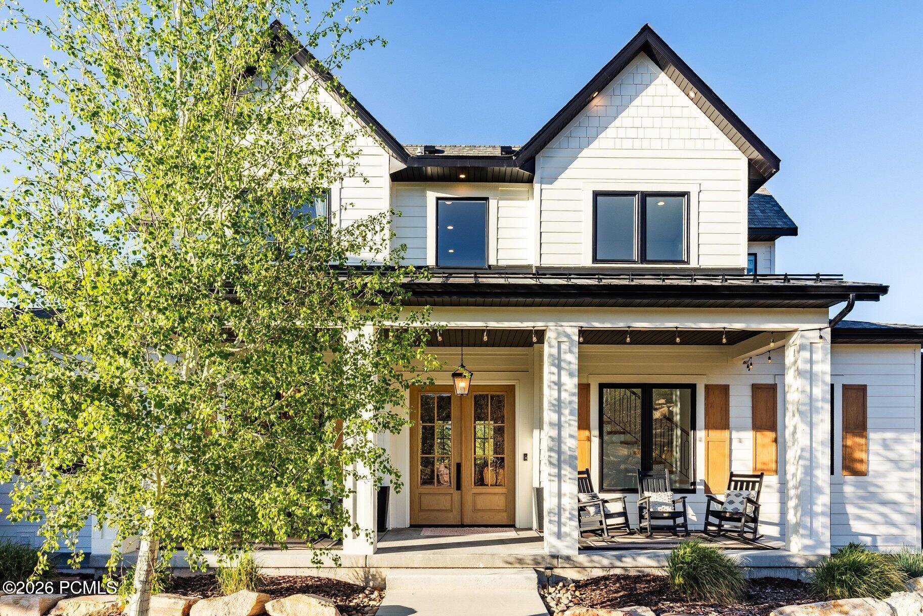 1677 W Lambert Lane