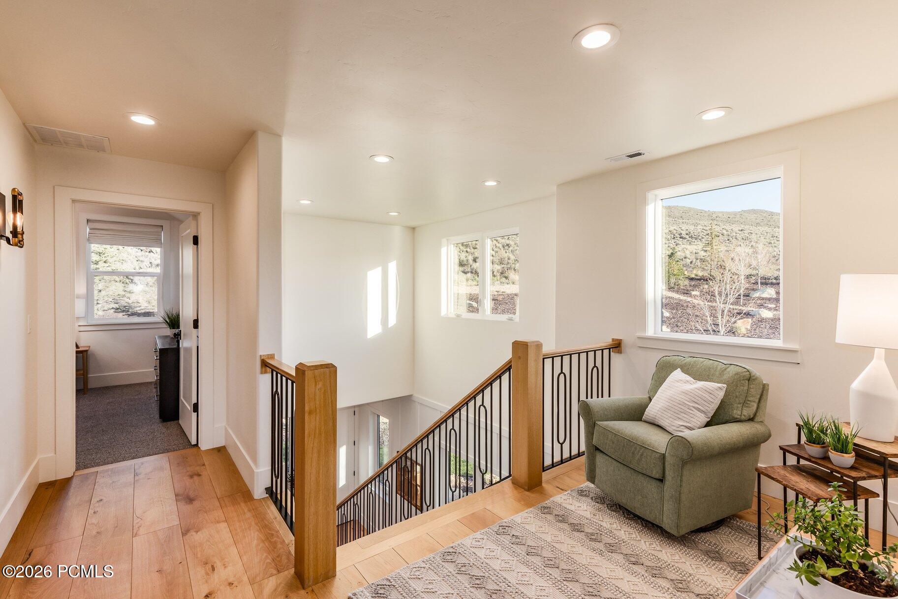 1677 W Lambert Lane