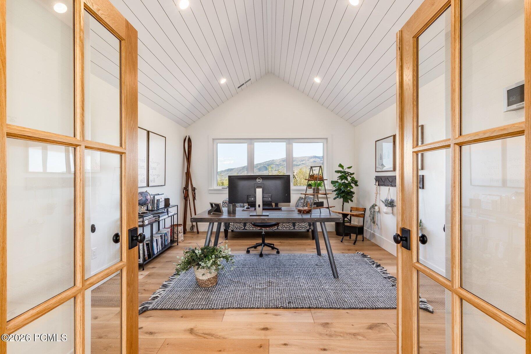 1677 W Lambert Lane