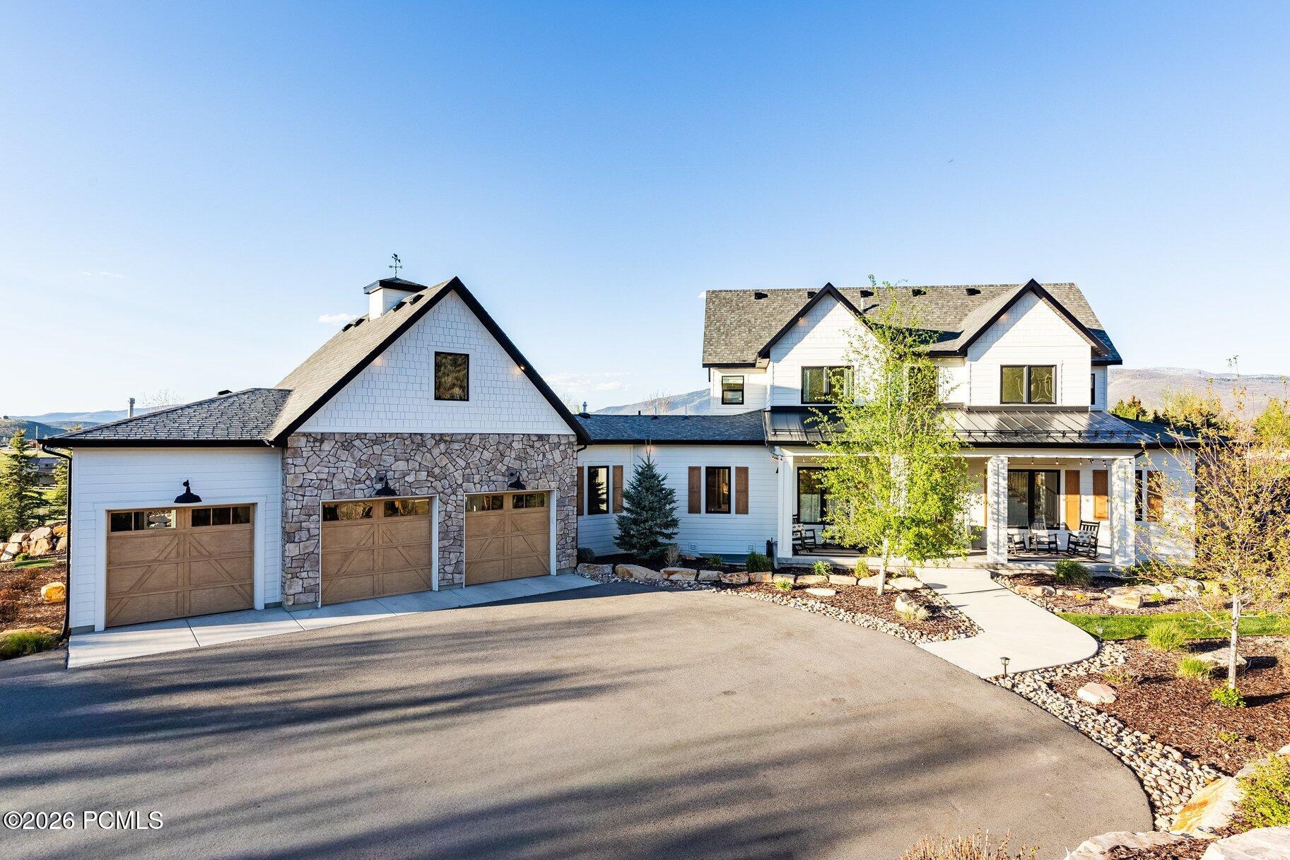 1677 W Lambert Lane
