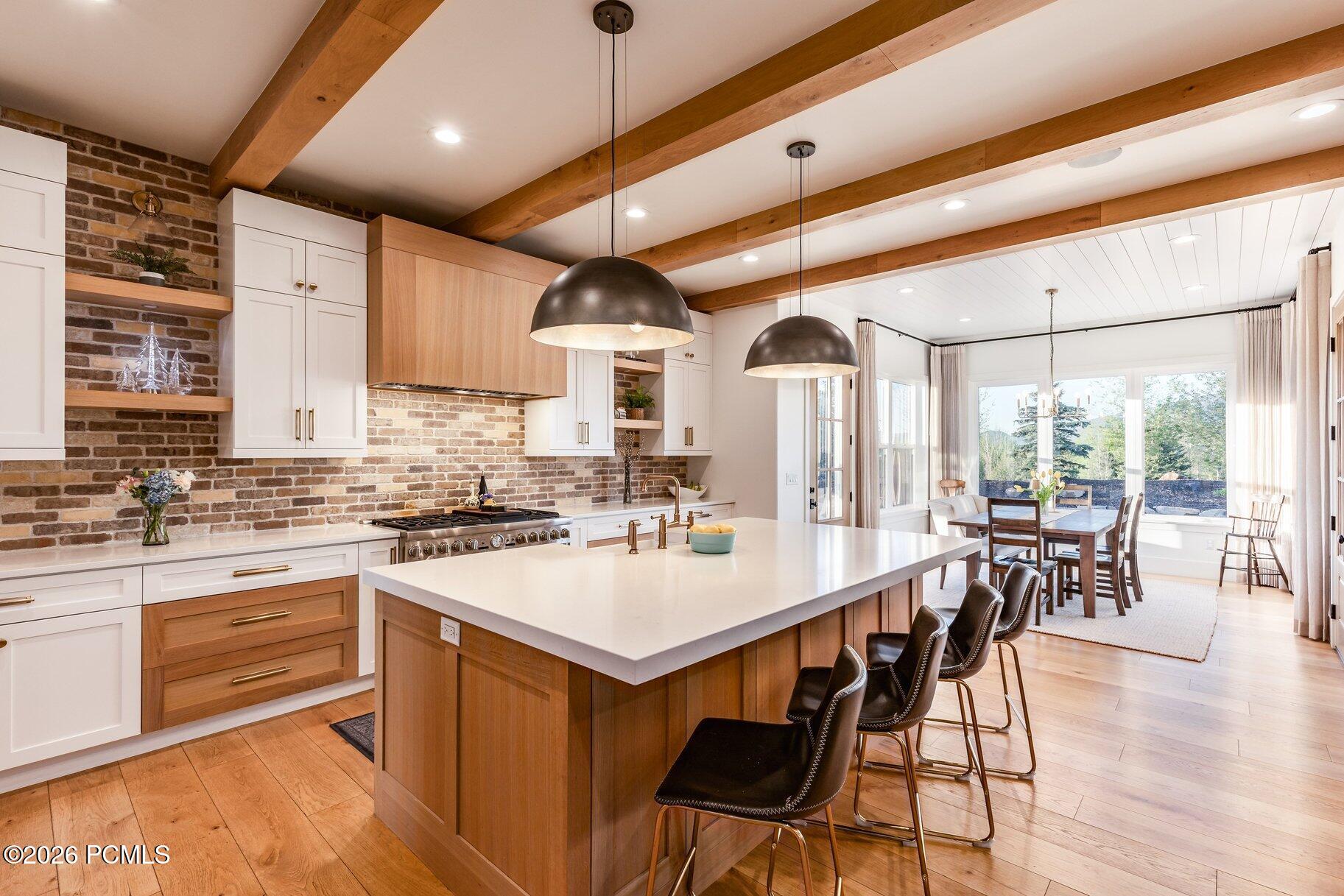 1677 W Lambert Lane