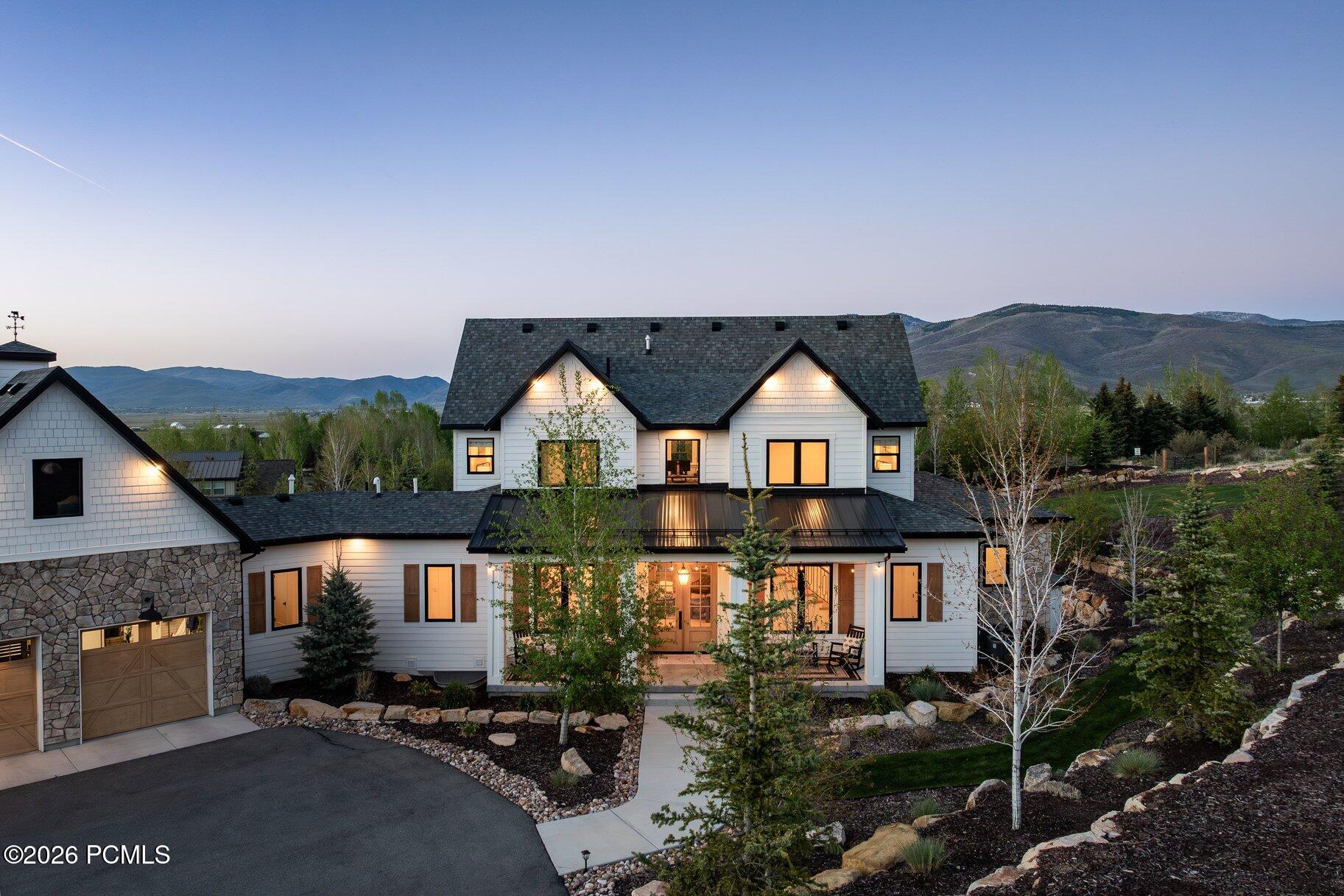 1677 W Lambert Lane