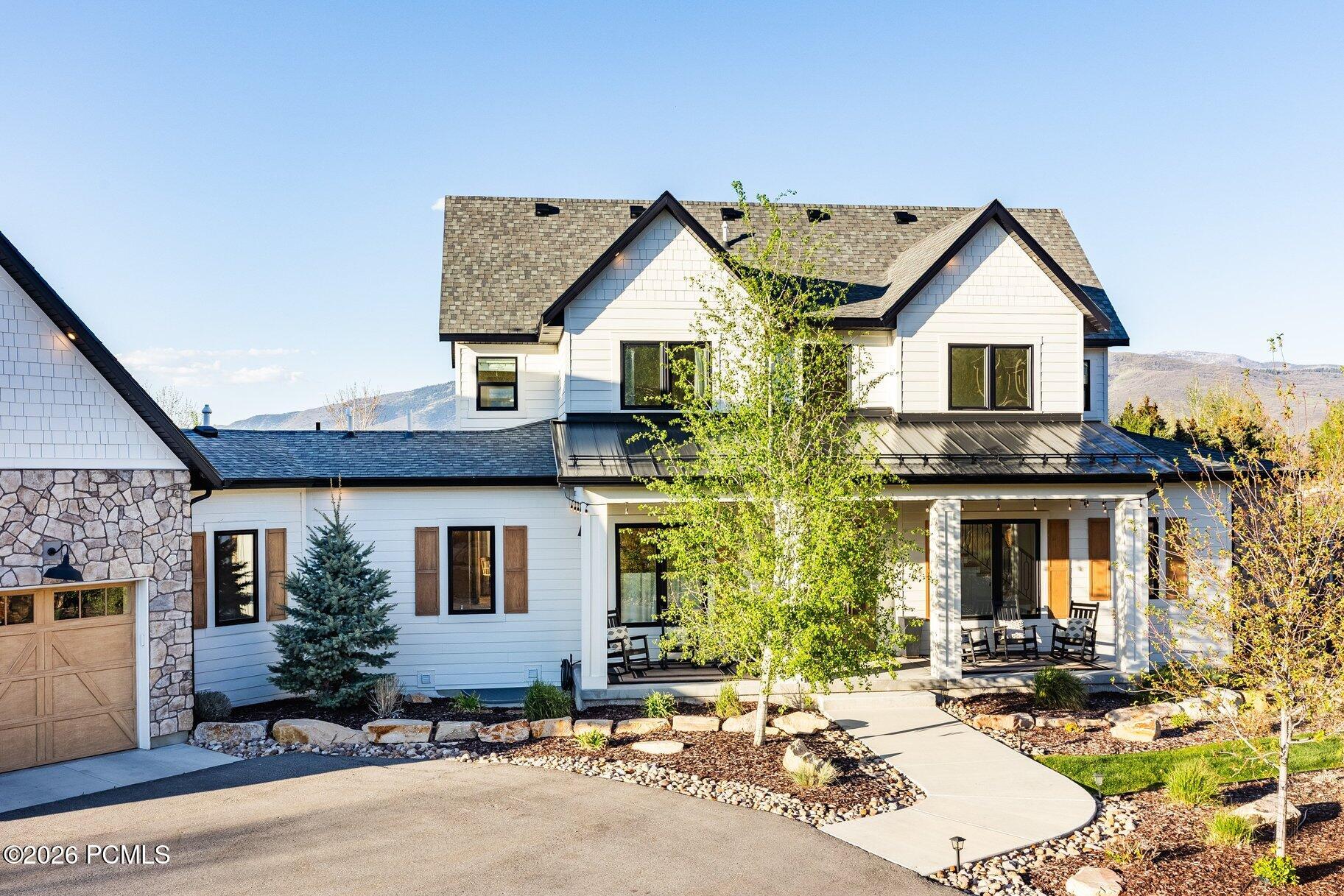 1677 W Lambert Lane
