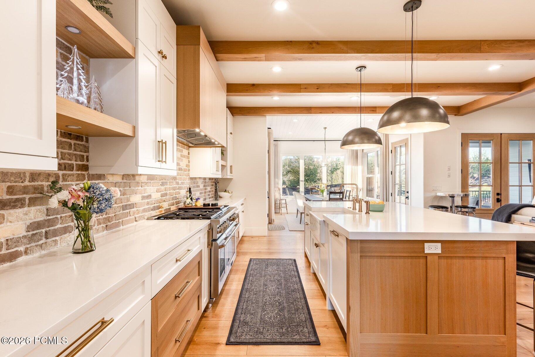 1677 W Lambert Lane